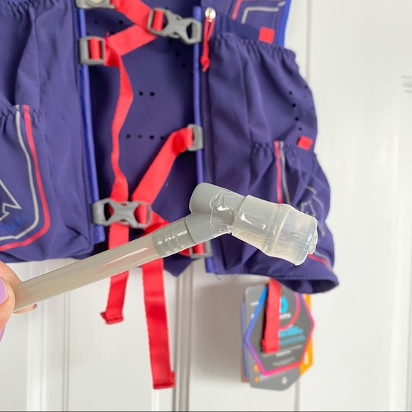 SOLD🛍Nathan VaporKrar 12L 2.0 Insulated Hydration Vest - Picture 4 of 11